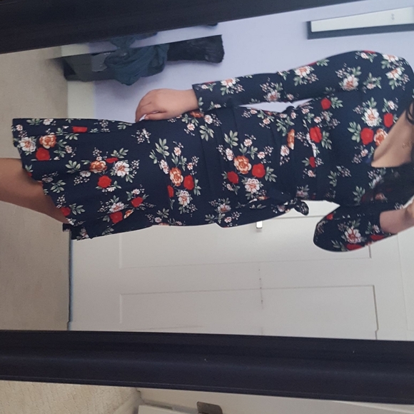 A flowery mermaid summer/spring dress - Picture 2 of 4